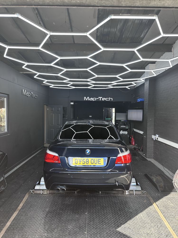 bmw 530D e60  **VOLAN DREAPTA**