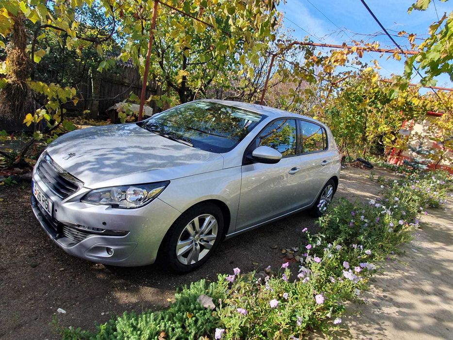 Vând PEUGEOT 308 – BLUE HDI (DIESEL) – 145000 km