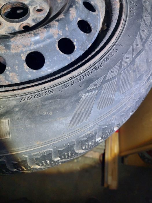 Set jante tablă 16" pentru Toyota + anvelope Nexen 195/60/16