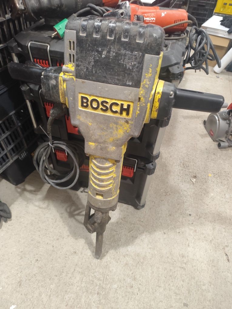 Огромен къртач Бош 27ца Bosch GSH27 62J