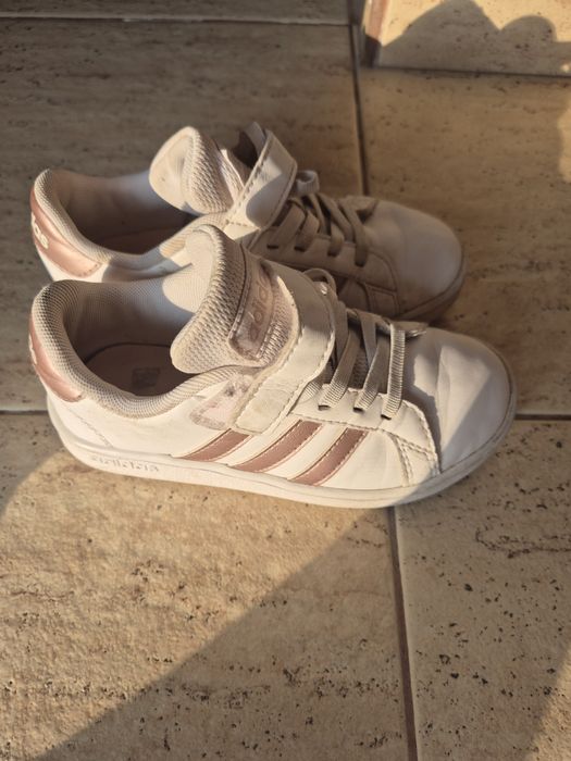 Adidasi adidas mar 27.