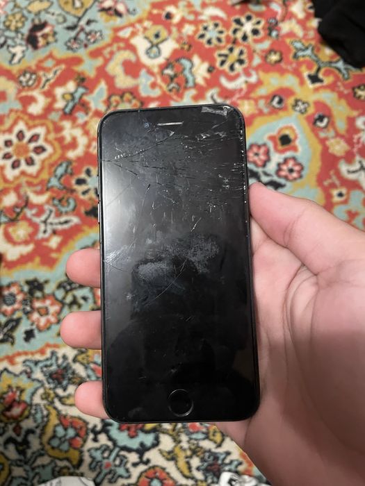 Продается айфон 7 в плочевном состоянии