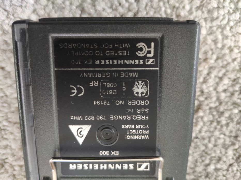 Sennheiser 300 IEM monitorin ear