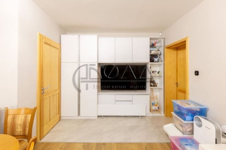 Продава се Тристаен апартамент в София, Славия - 110 кв.м за 2955 €/кв.м - Снимка #5