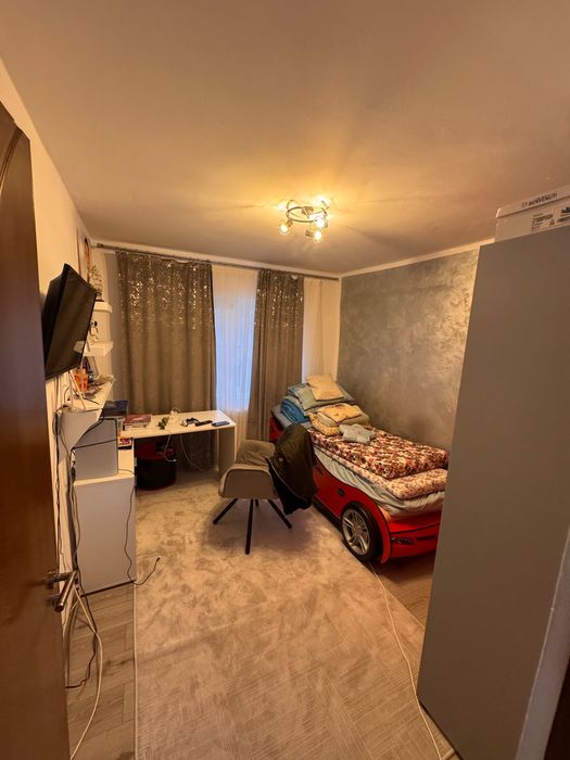Vand apartament 4 camera 2 baie full