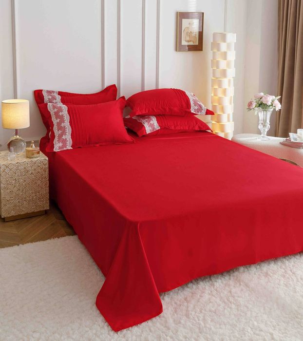 Lenjerie de pat  cu broderie și pliuri în forma de inimioară