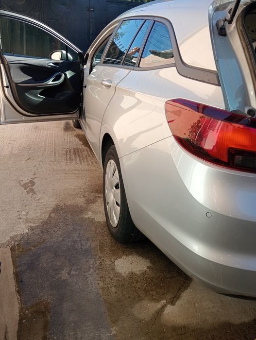 Vând Opel Astra K