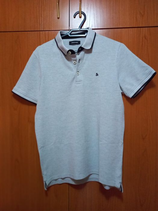 Vând tricouri bărbătești