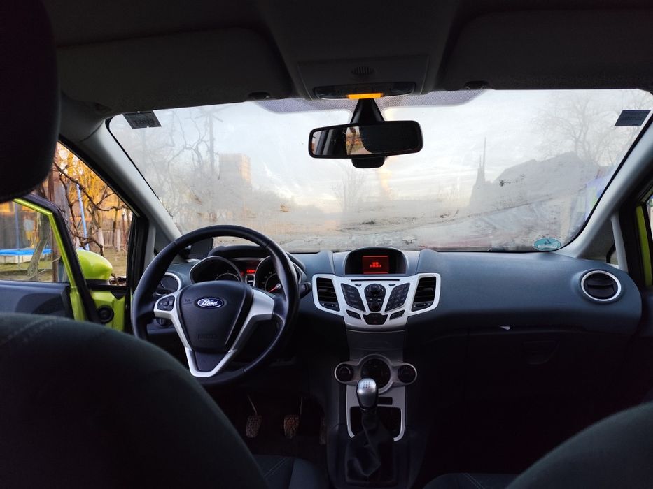 Ford fiesta 1.6Tdci, din 2010 de vânzare