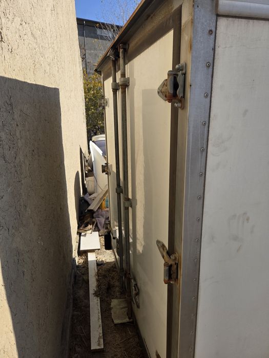 Кия бонго халадник сотилади