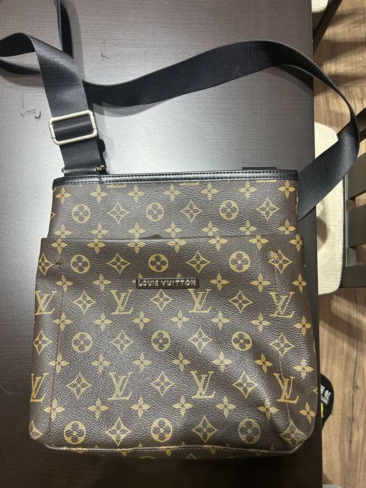 Borseta LV model deosebit