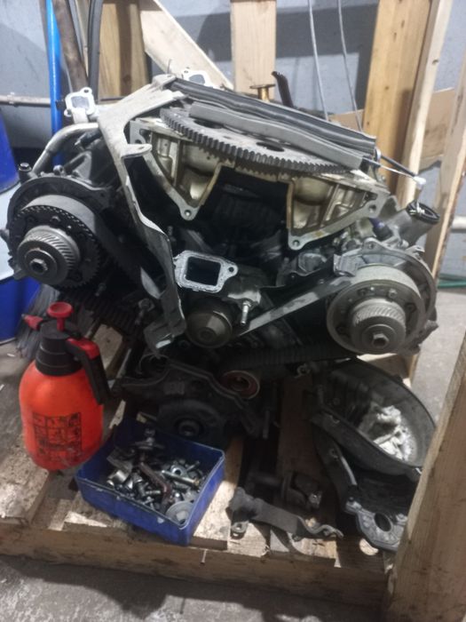 Продам ДВИГОТЕЛЬ 1 uz на запчасти