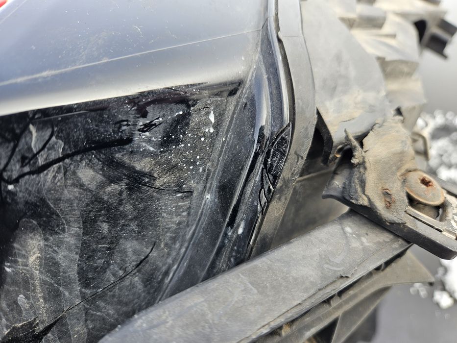 Десен фар за Audi Q5 2010god