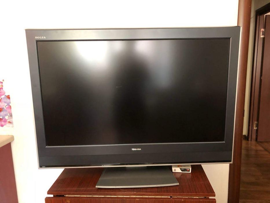 Срочно продам телевизор