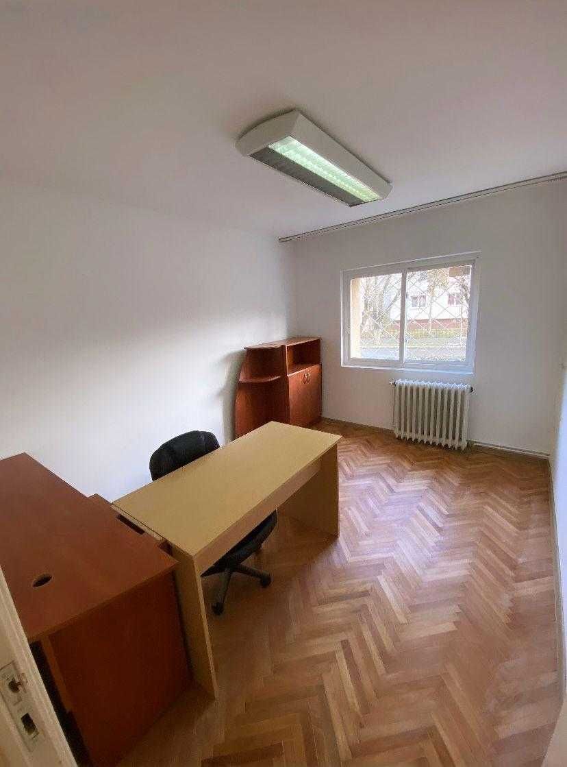 Inchiriez 4 camere spatiu birouri pe str.N.Titulescu Cluj Napoca