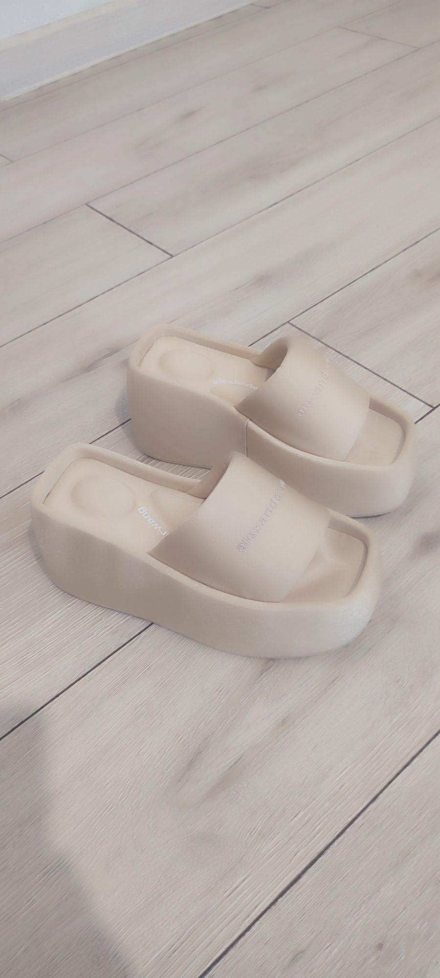 Шлепанцы на платформе Alexander Wang