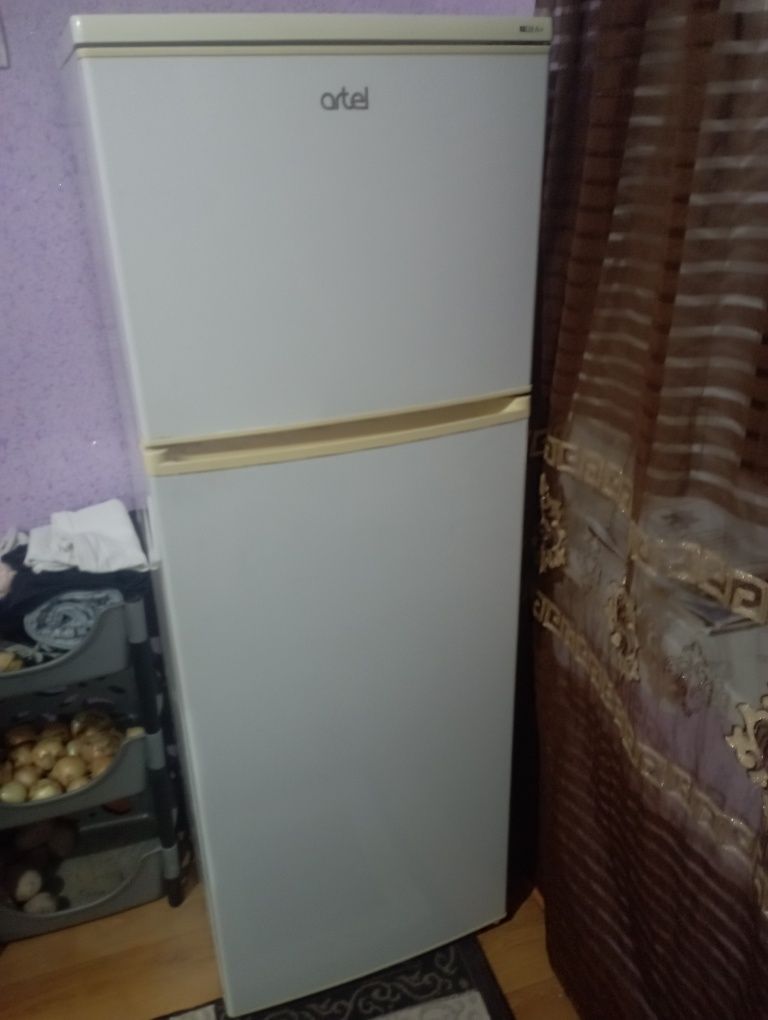 Продаю холодильник срочно