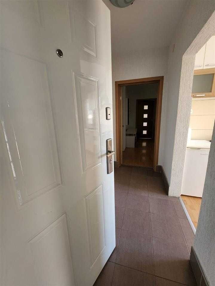 Двустаен имот в кв.Връбница 1