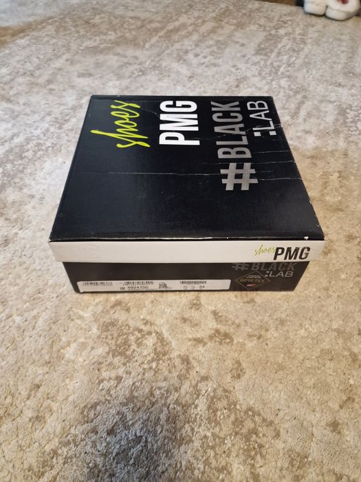 Като нови носени са 3 пъте   .PMG -апрески (ботушки ) с подметка на Mи