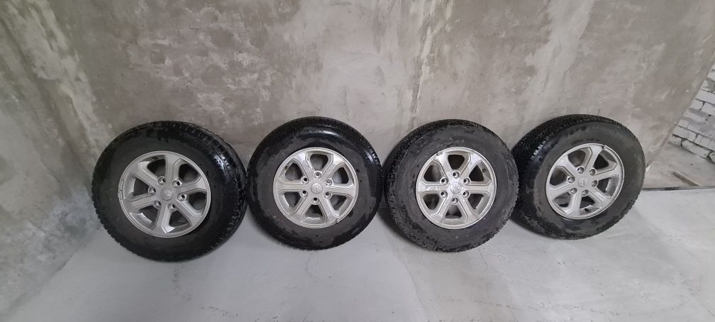 Продам комплект шин колёса с дисками новые Bridgestone
Dueler H/T D68.