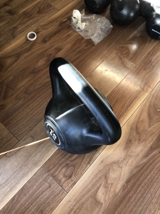 Gantera kettlebell Fight Dog de 16 kg nou pret promo 99 ron