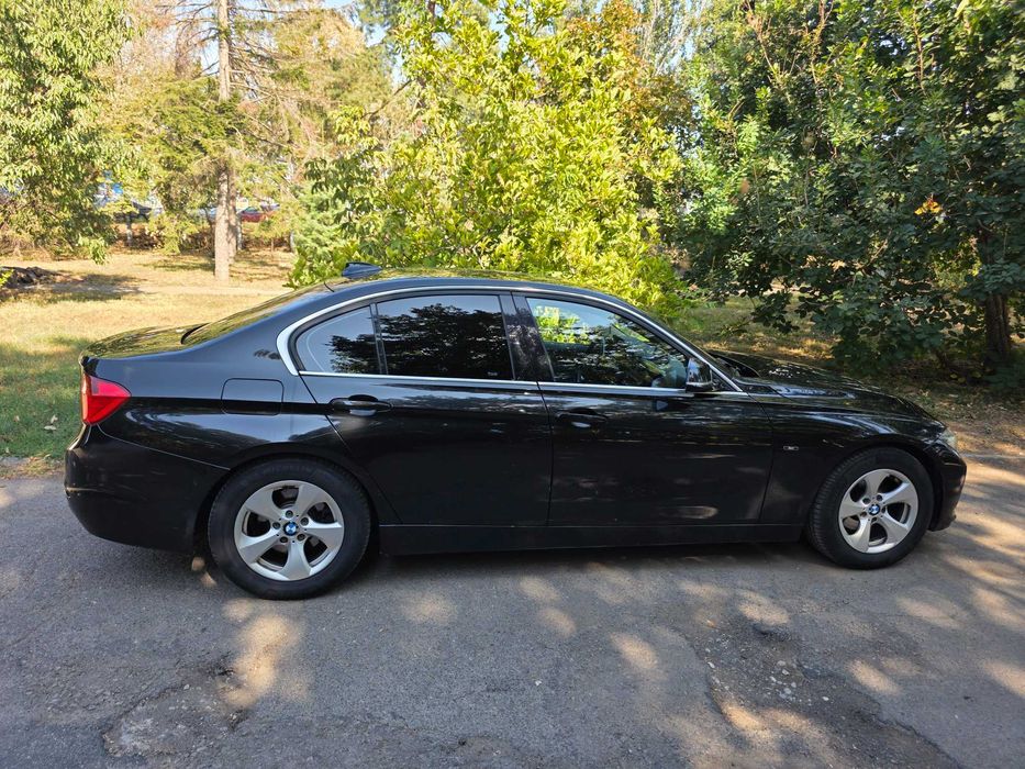 VAND BMW F30  320 ED perfecta stare ,automat