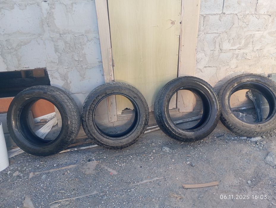 Продам зимние шины размер 235|60/18