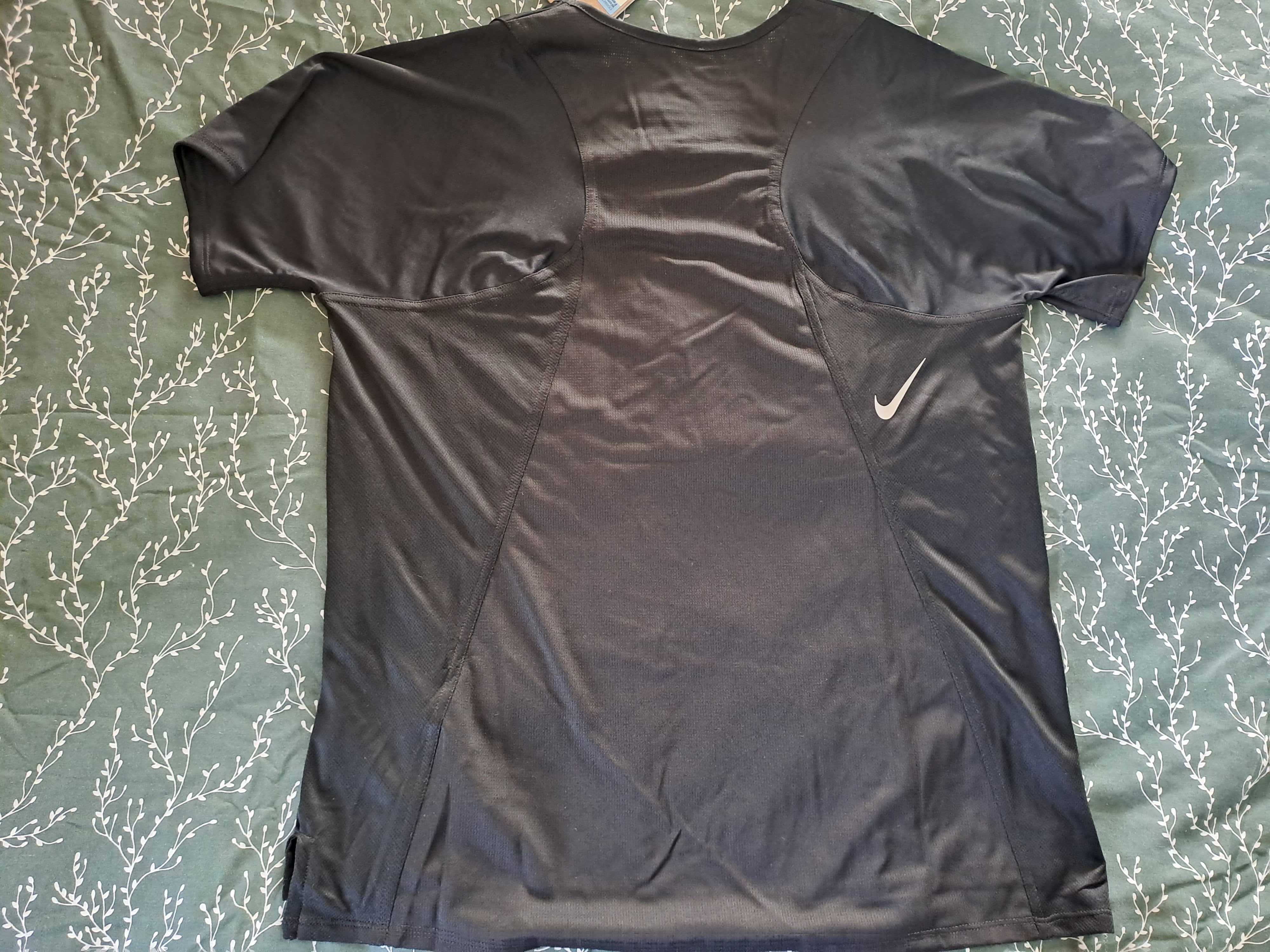 Дамска тениска Nike M размер