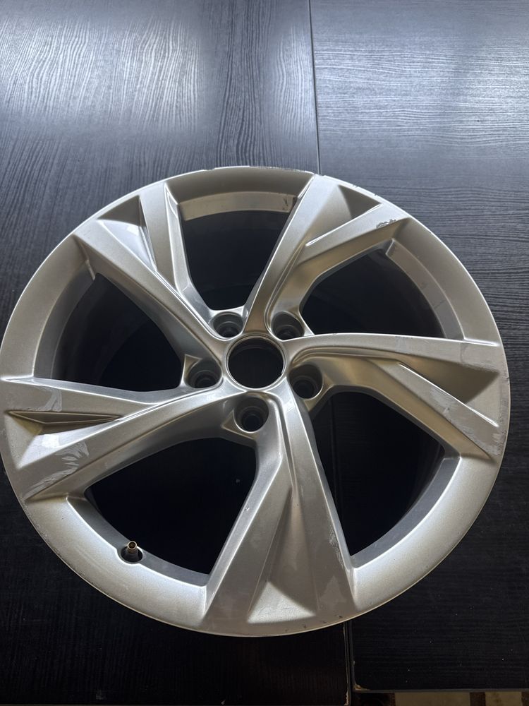 Оригинал джанта Audi 18 R ET40