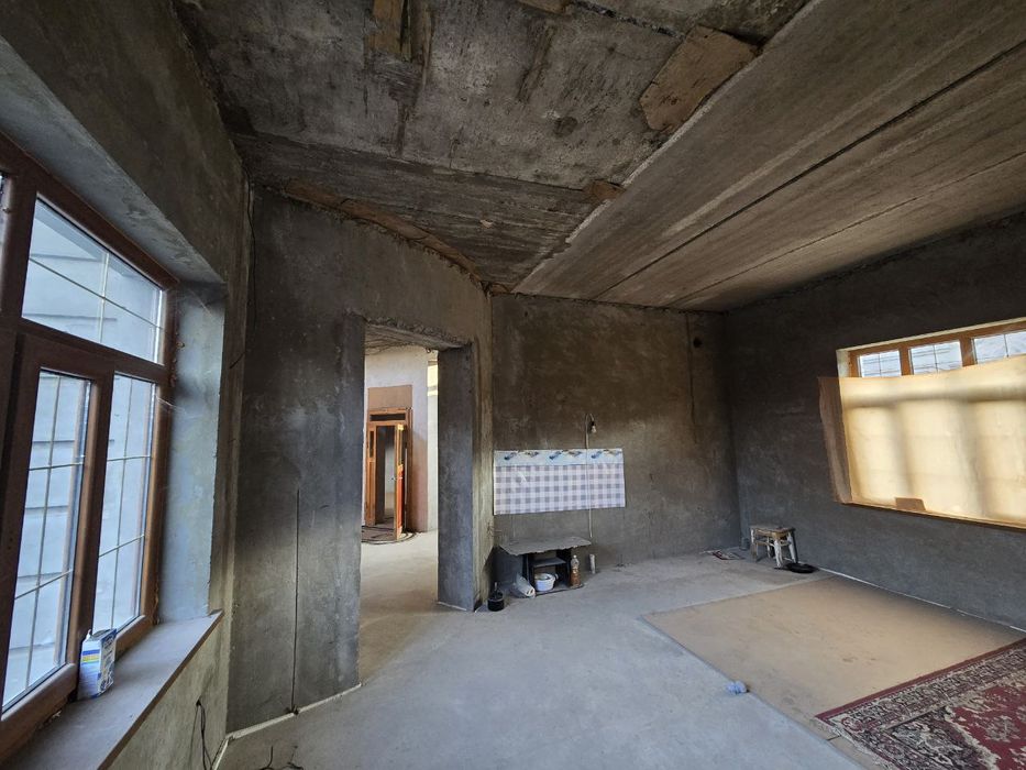 Уй 318м.кв Хасанбой Зенит