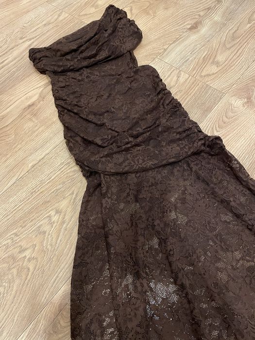 Кафява рокля по тялото