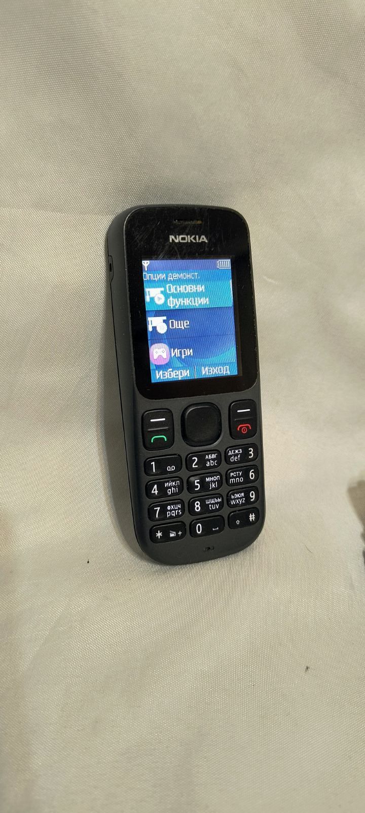 Телефон Nokia 100