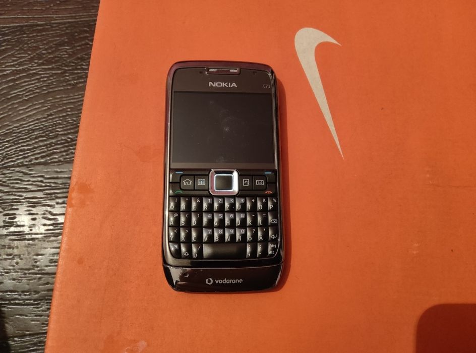 Телефон NOKIA E71