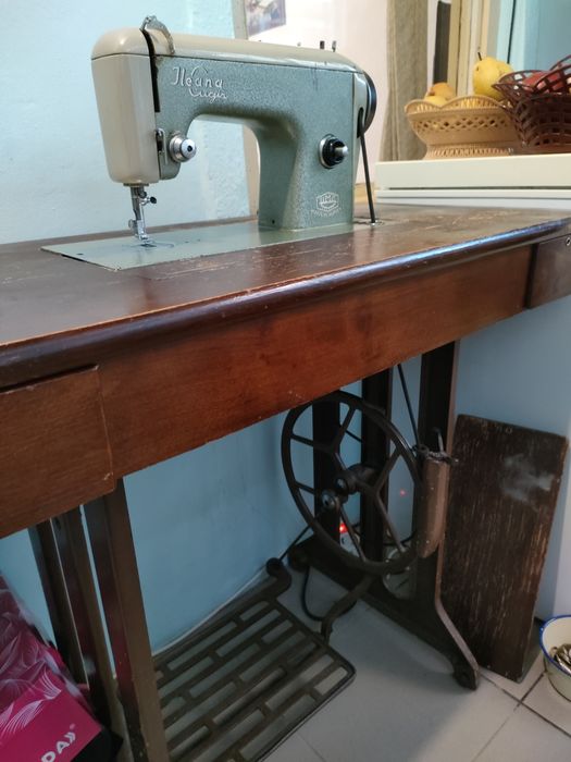 Vând mașină de cusut Ileana.