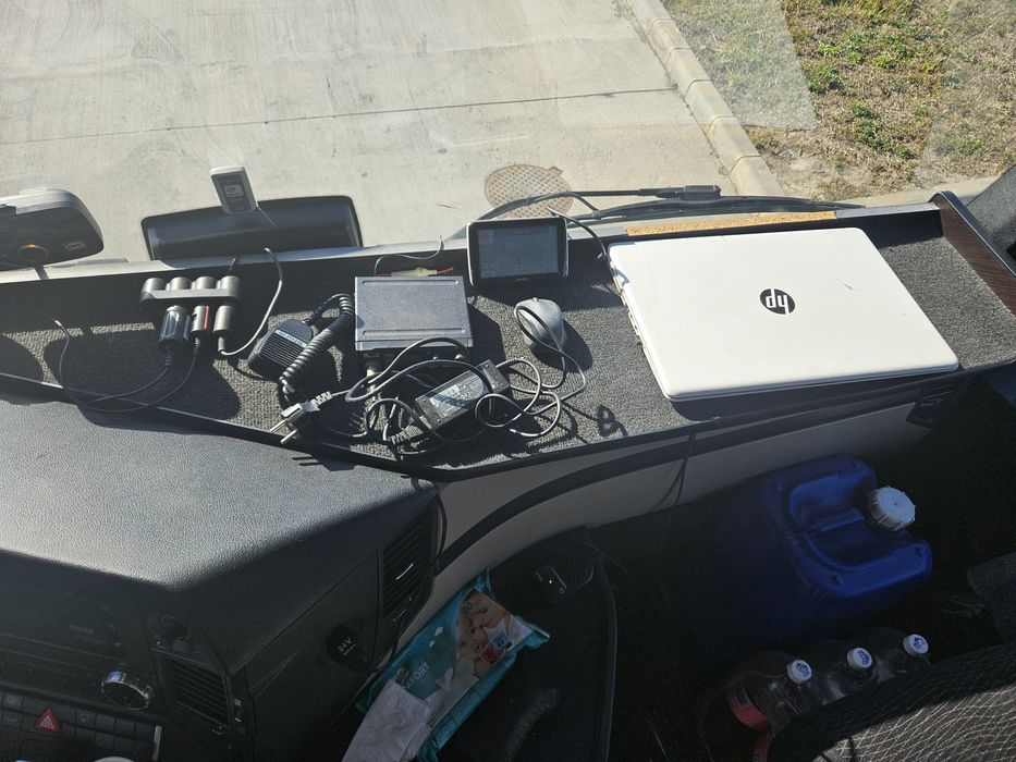 Vând masă mercedes actross cu toate accesorile