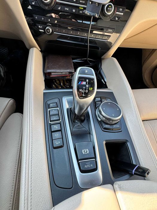 VAND BMW X6 M50D f16