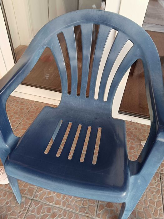 30 бр. пластмасови столове