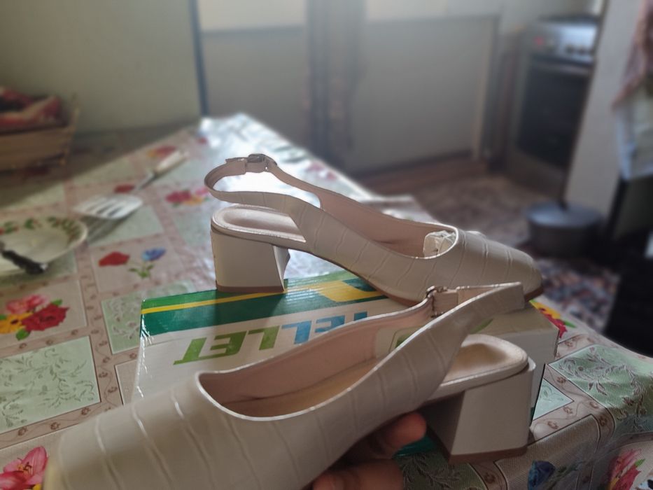 Обувь женская в идеальном состоянии