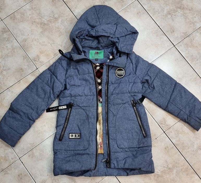 Куртка осенняя, в отличном состоянии.