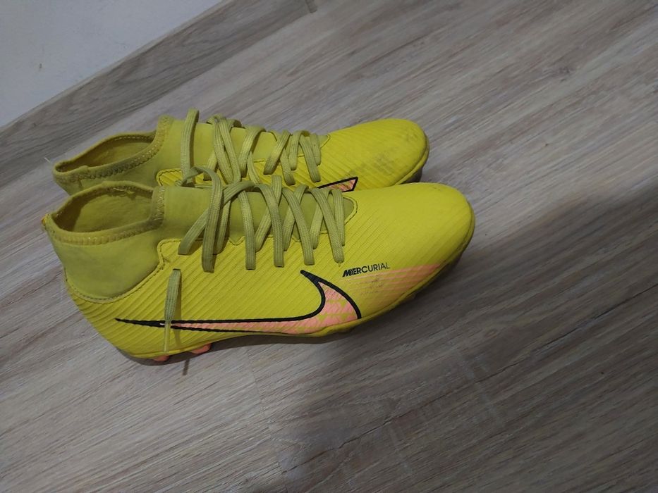 Ghete de fotbal nike mercurial academy