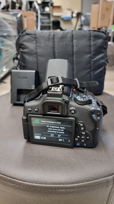 Amanet F28:  Aparat foto Canon EOS 750D