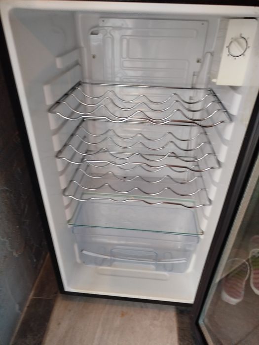 Продам мини холодильник для  напитков