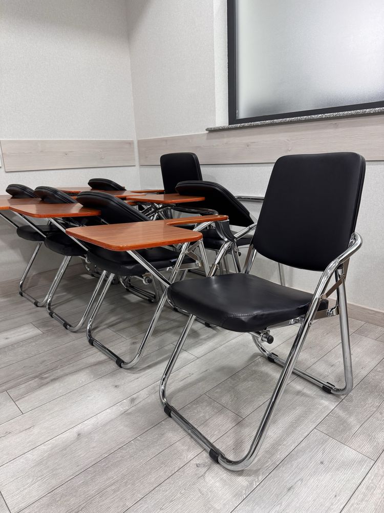 Стулья для студентов