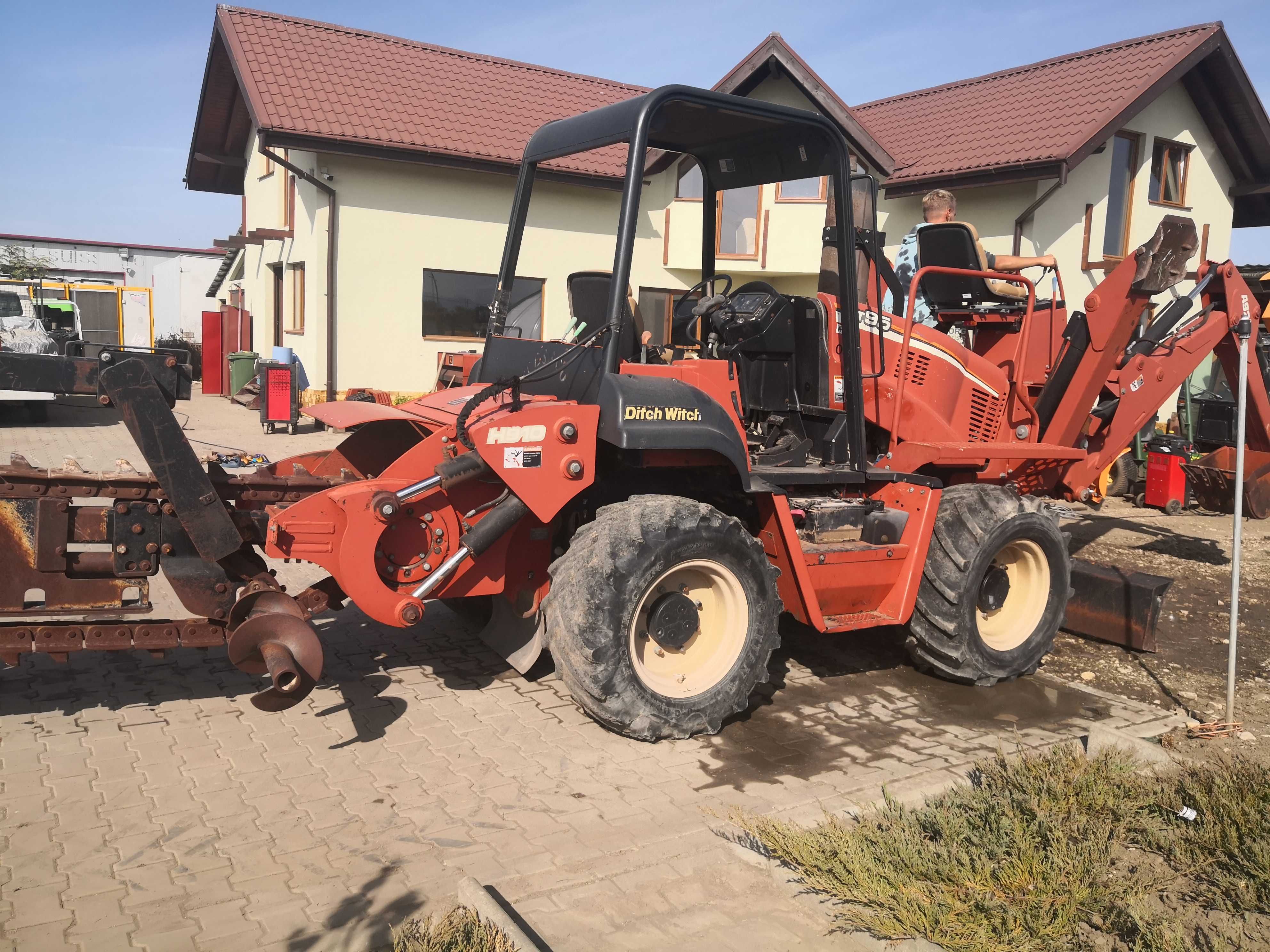 Utilaje multifunctionale Ditch Witch pentru sapaturi santuri