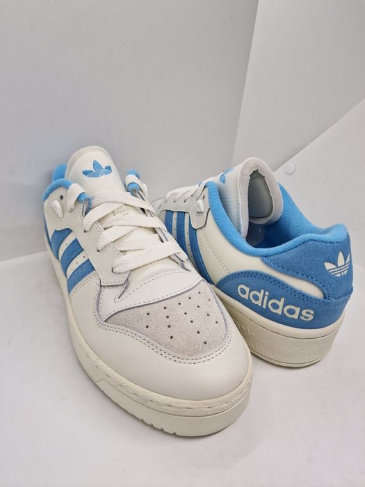Adidas Rivalry Low nr. 42 2/3,43 1/3
