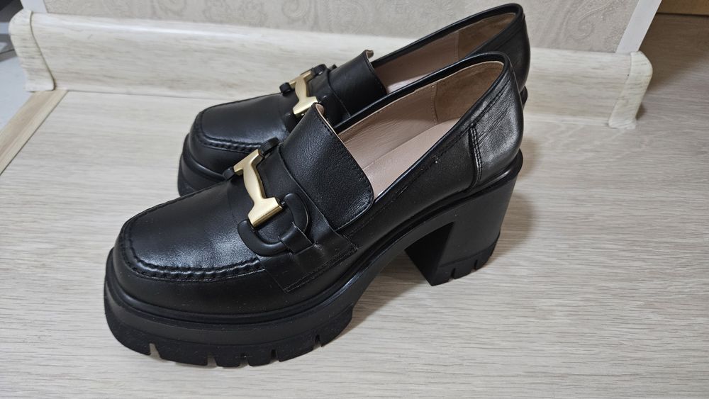 Лоферы, туфли новые