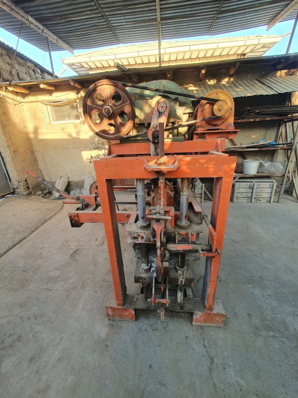 Shilaka blok chiqaradigan aparat komplekt