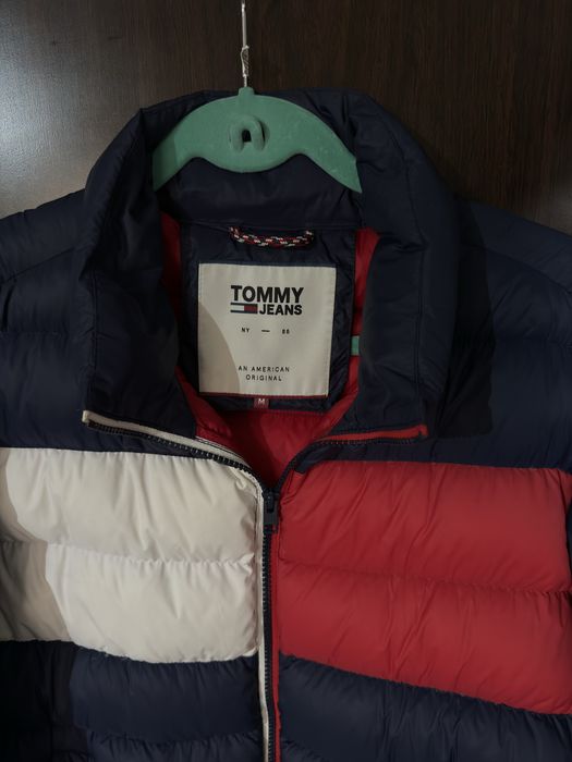 Geaca Tommy Hilfiger marimea M originala