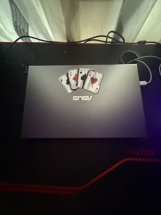 Laptop asus de ofice (asus vivobook)