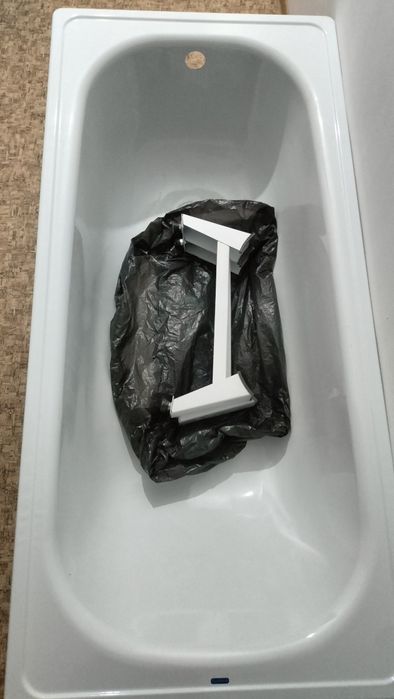 Продам ванну с ножками 170/70см. новый